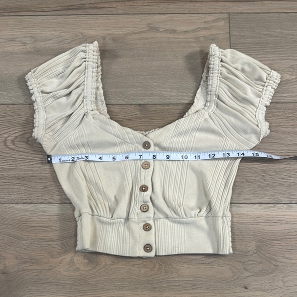 We the Free Women’s Cream Button-Down Crop Top - Picture 4 of 8